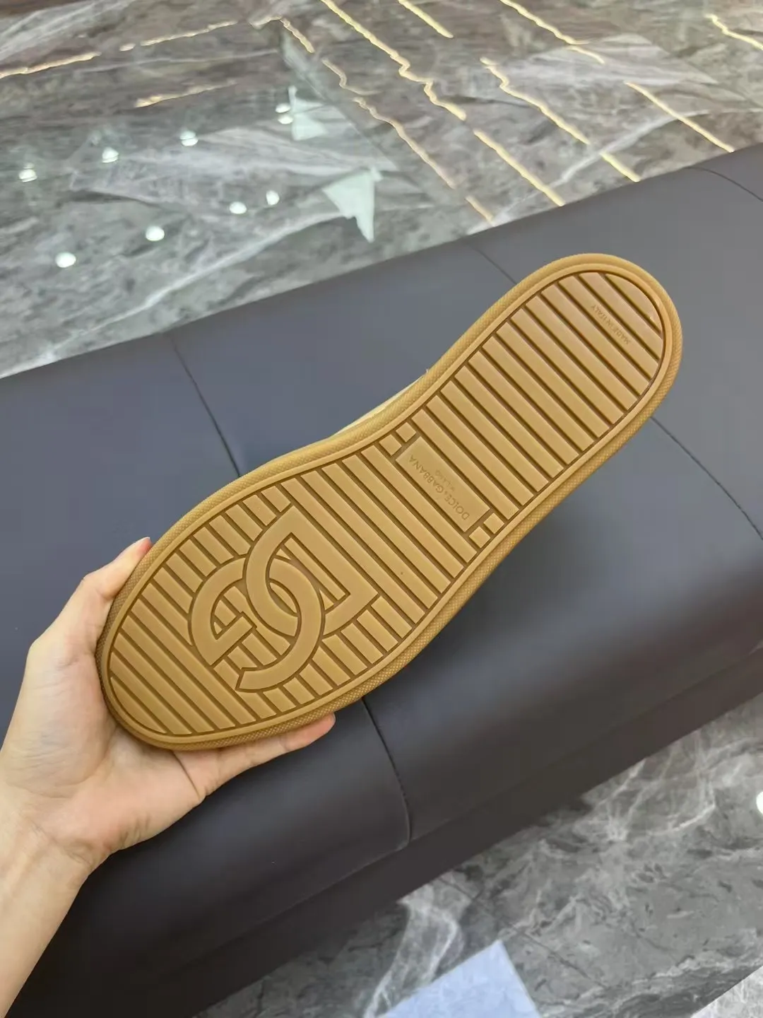Men's Men's Shoes 💰400 [New Style] 🐝🐝DG men's calfskin sneakers Portofino Yacht shoes, simple and versatile design, unique saddle leather soles. The Dolce &G logo rear wing is the icing on the cake. Imported cowhide + rubber outsole Size: 39-44 (customized at 38.45)